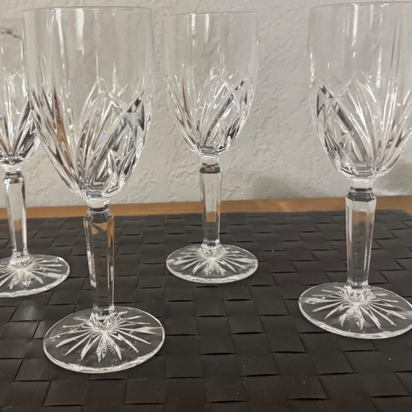 Marquis by Waterford Chelsea Gold 7oz Wine Glass Crystal Stemware Set Of 4 - Picture 6 of 6